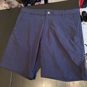 Lululemon khaki shorts size 32W 9 inch inseam